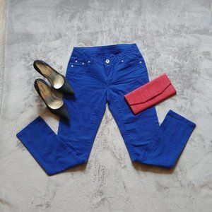 🌈 2/$25 🔽 Electric Blue Classic Jean